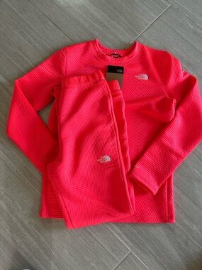 The North Face Neon Pink Top & Pants Set Kids’ DOTKNIT Thermal Set
